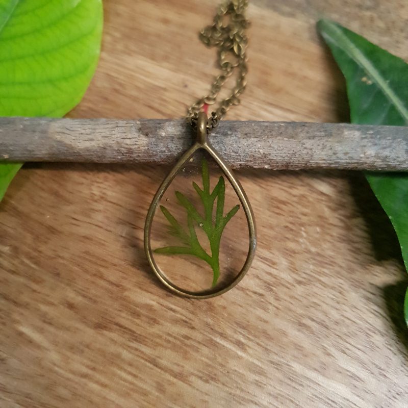 Gaulteria Leaf Necklace
