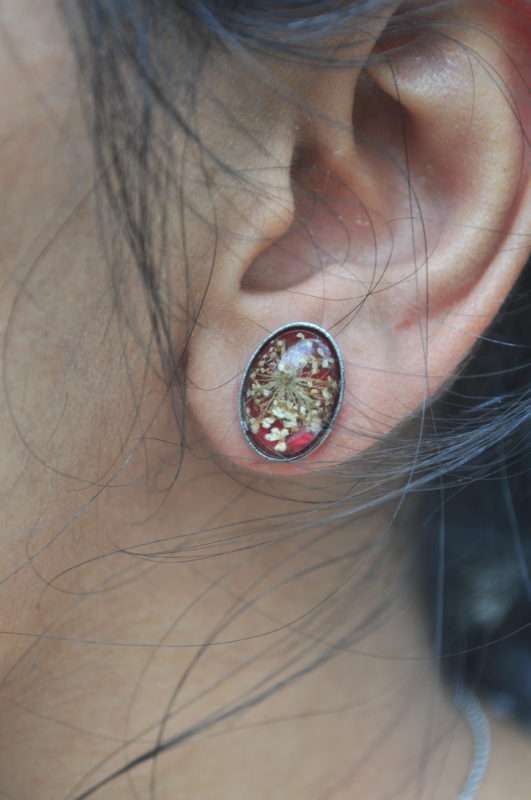 Ivory Queen Anne's lace Stud