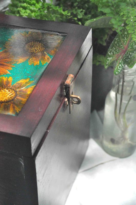 Firecatcher Sunflower on Forest Bed Memory Box - Heirloom