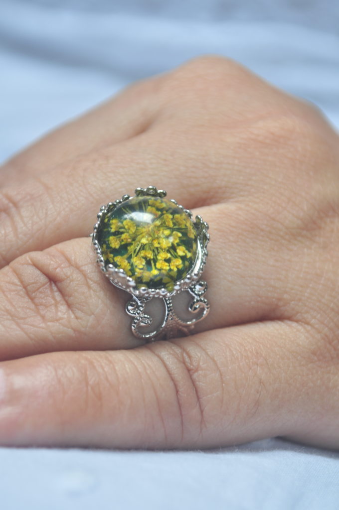 Yellow Queen Anne's lace on Green Enamel - filigree Ring