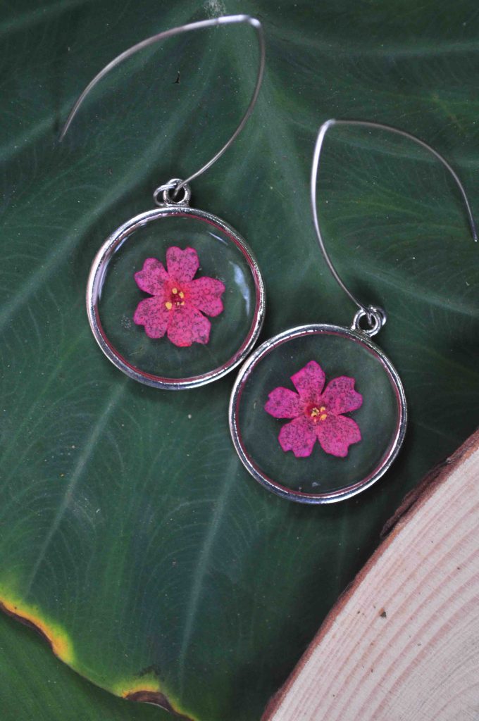 Pink Lemon Verbena Preserved in Round Brass (polished silver) Earrings